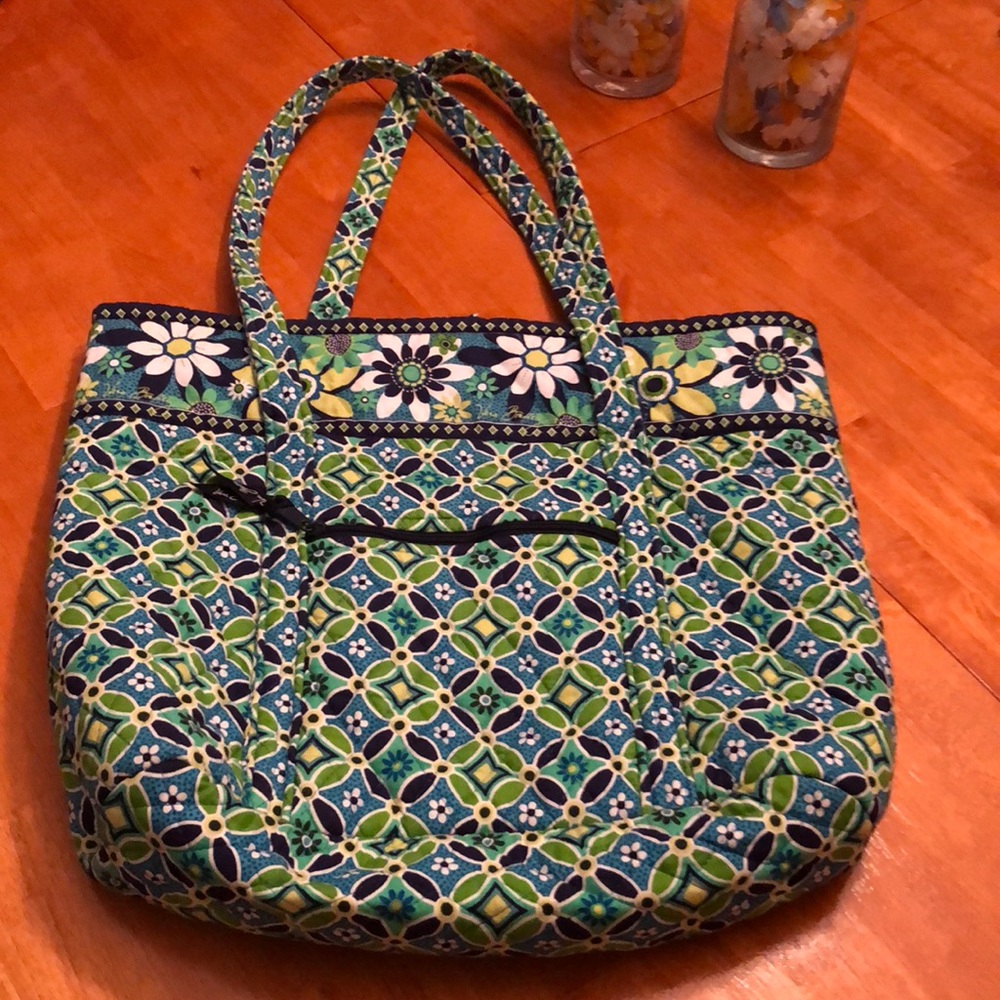 ***LIKE NEW*** Vera Bradley Tote